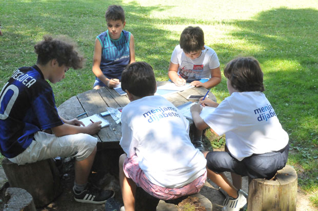 Деца уче да живе са дијабетесом